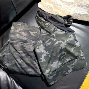 Fabletics Bra & Leggings Set